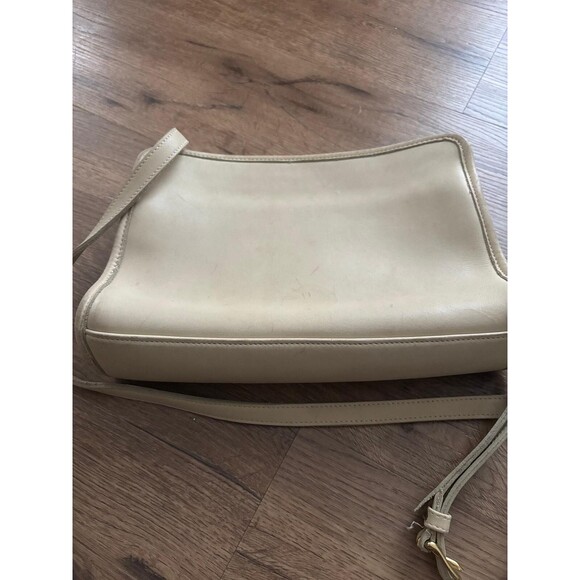 Coach Vintage 9814 Cream Leather Sutton Crossbody Shoulder Bag - Picture 1 of 8